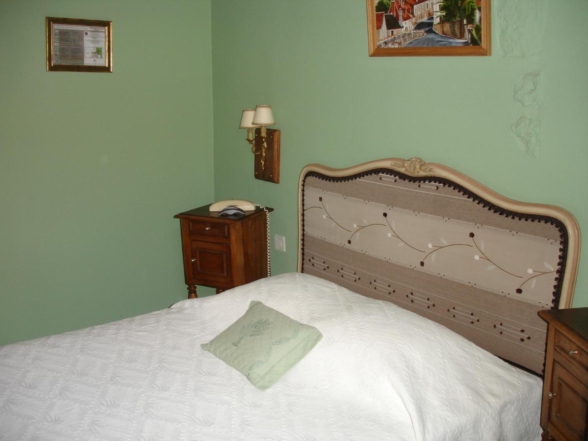 Le Relais Du Lyon D'Or Hotel Angles-sur-l'Anglin Room photo