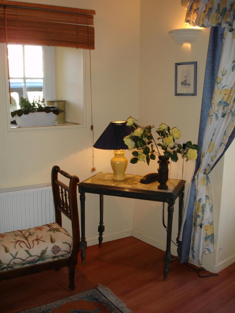 Le Relais Du Lyon D'Or Hotel Angles-sur-l'Anglin Room photo