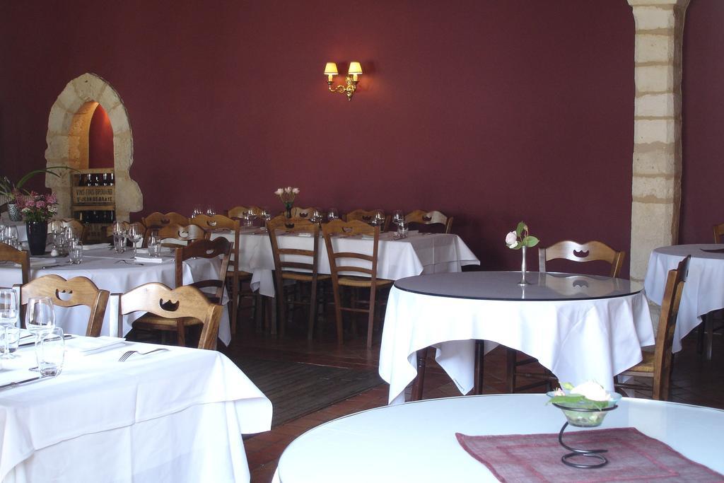 Le Relais Du Lyon D'Or Hotel Angles-sur-l'Anglin Exterior photo