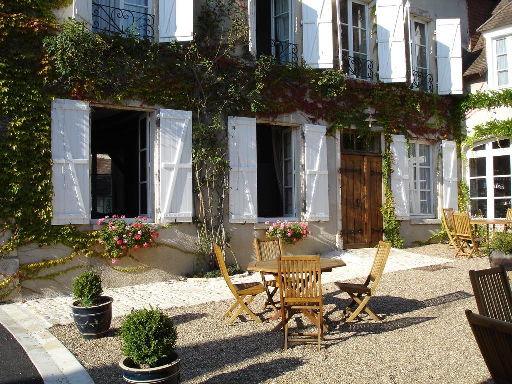Le Relais Du Lyon D'Or Hotel Angles-sur-l'Anglin Exterior photo