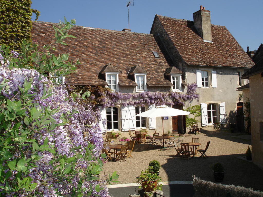 Le Relais Du Lyon D'Or Hotel Angles-sur-l'Anglin Exterior photo